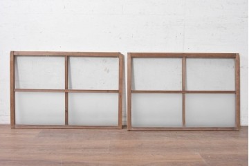 アンティーク建具　昭和初期から昭和中期　透明ガラスとすりガラスを組み合わせたレトロな窓2枚セット　(R-090643)