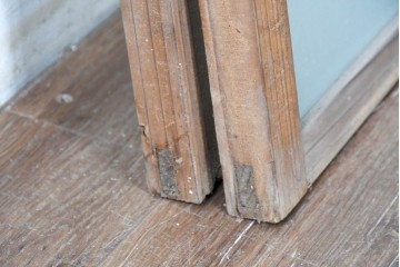 アンティーク建具　昭和初期から昭和中期　透明ガラスとすりガラスを組み合わせたレトロな窓2枚セット　(R-090643)
