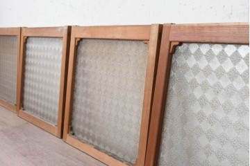 アンティーク建具　昭和初期　ダイヤ柄のプレスガラスがレトロな窓4枚セット　(R-090646)