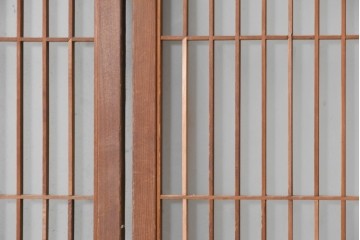 ヴィンテージ建具　昭和中期から昭和後期　和の趣を味わえる片面ガラスの書院戸4枚セット　(R-090648)