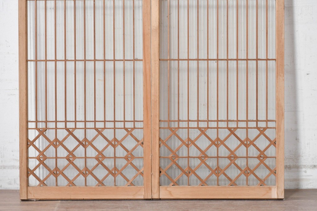 ヴィンテージ建具　昭和中期　片面モールガラス　繊細な縦格子と菱形組子が美しい書院戸2枚セット　(R-090649)