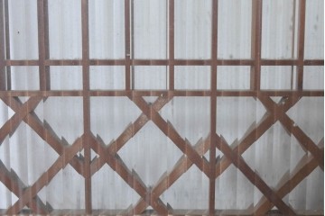 ヴィンテージ建具　昭和中期　片面モールガラス　繊細な縦格子と菱形組子が美しい書院戸2枚セット　(R-090649)