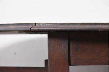 イギリスアンティーク　オーク材　ツイストレッグが目を惹くゲートレッグテーブル　(R-090651)