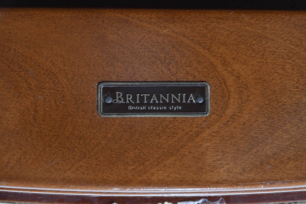 中古　maruni(マルニ木工)　高級ライン　BRITANNIA(ブリタニア)シリーズ　優美な曲線が上品なセンターテーブル　定価約76万円　(R-090652)