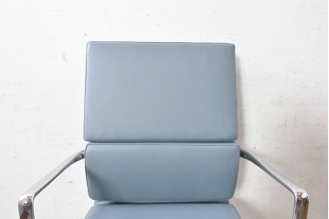 中古　超美品!!　使用感ほぼなし　Cassina ixc.(カッシーナ・イクスシー)　Alias(アリアス)　Alberto Meda(アルベルト・メダ)デザイン　本革(レザー)　快適な座り心地を両立したキャスタースウィベルアームチェア　定価約72万円　(R-090653)