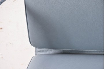 中古　超美品!!　使用感ほぼなし　Cassina ixc.(カッシーナ・イクスシー)　Alias(アリアス)　Alberto Meda(アルベルト・メダ)デザイン　本革(レザー)　快適な座り心地を両立したキャスタースウィベルアームチェア　定価約72万円　(R-090653)