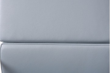 中古　超美品!!　使用感ほぼなし　Cassina ixc.(カッシーナ・イクスシー)　Alias(アリアス)　Alberto Meda(アルベルト・メダ)デザイン　本革(レザー)　快適な座り心地を両立したキャスタースウィベルアームチェア　定価約72万円　(R-090653)
