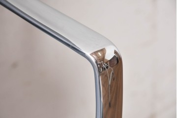 中古　超美品!!　使用感ほぼなし　Cassina ixc.(カッシーナ・イクスシー)　Alias(アリアス)　Alberto Meda(アルベルト・メダ)デザイン　本革(レザー)　快適な座り心地を両立したキャスタースウィベルアームチェア　定価約72万円　(R-090653)
