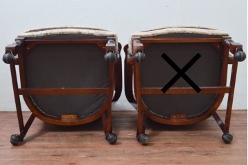 中古　カリモク家具(karimoku)　コロニアルシリーズ　キャスター付きダイニングアームチェア　定価約8万円　(R-090654)