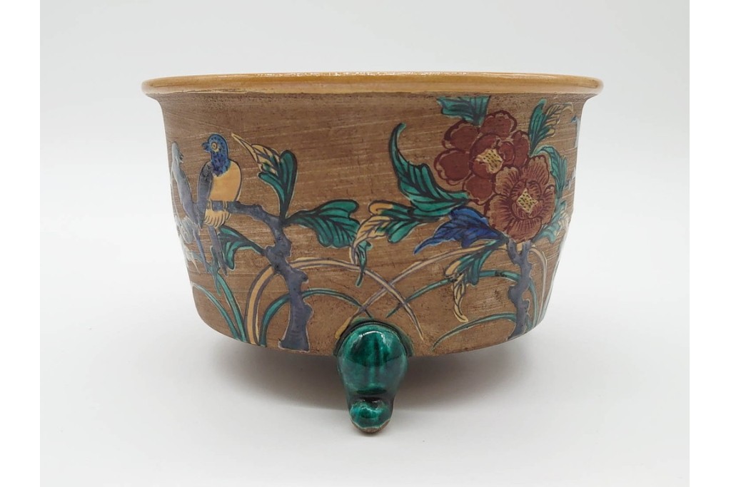 時代物　角福　色絵　花鳥図が華やかな三つ足植木鉢　(R-090656)
