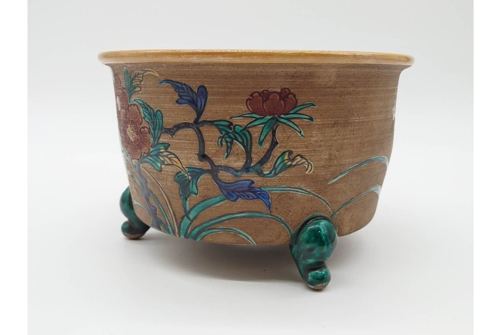 時代物　角福　色絵　花鳥図が華やかな三つ足植木鉢　(R-090656)