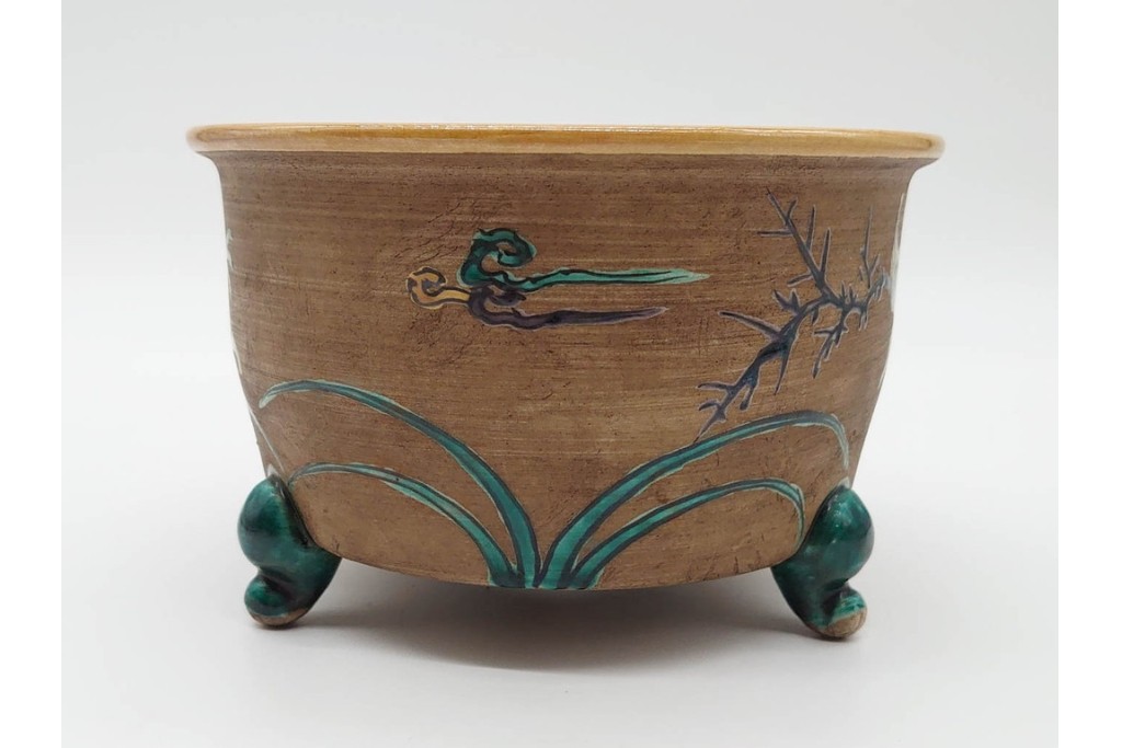 時代物　角福　色絵　花鳥図が華やかな三つ足植木鉢　(R-090656)