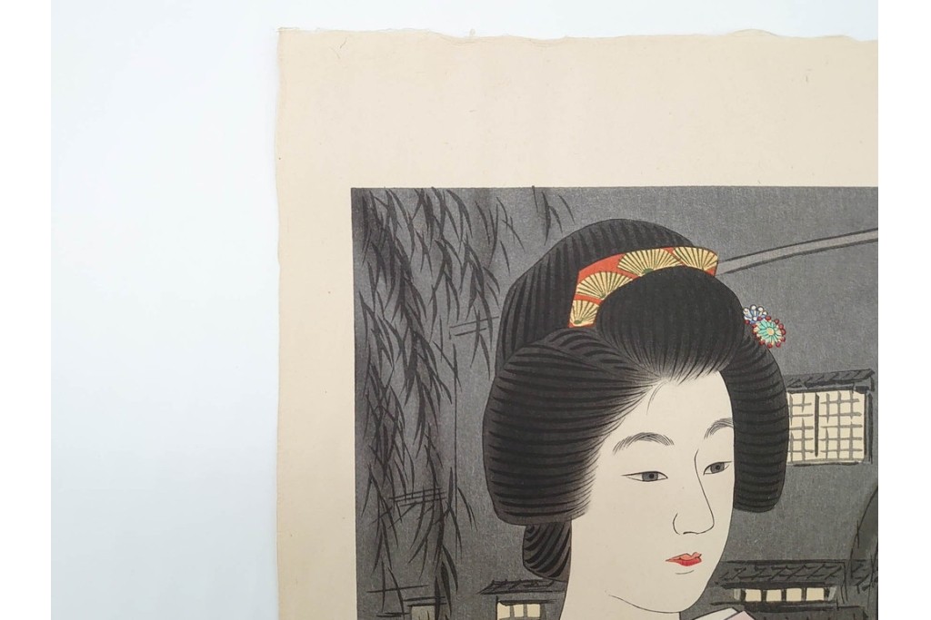 真作　昭和37年9月作　神保朋世　「宵の灯」　宵の街を歩く女性を描いた木版画　(R-090665)