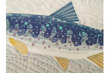 真作　昭和36年9月　加藤八洲　新刻　「遡る岩魚」　8/100　岩魚を大胆に描いた木版画　台紙付き　(R-090667)