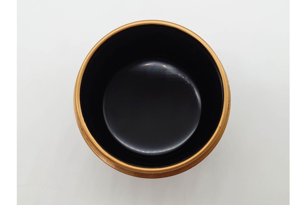 中村恭蔵　「雪吹」　松竹梅蒔絵が上品な棗　共箱付き　(R-090672)