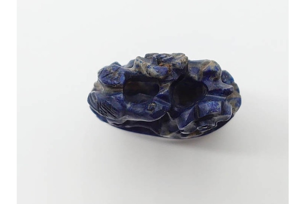 篆刻家 河西笛洲　おそらく青金石(ラピスラズリ)　花鳥の彫刻が目を引く印材　(R-090675)