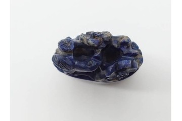 篆刻家 河西笛洲　おそらく青金石(ラピスラズリ)　花鳥の彫刻が目を引く印材　(R-090675)