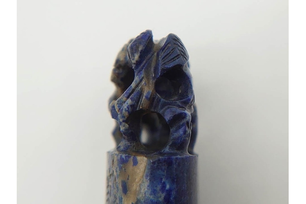 篆刻家 河西笛洲　おそらく青金石(ラピスラズリ)　花鳥の彫刻が目を引く印材　(R-090675)
