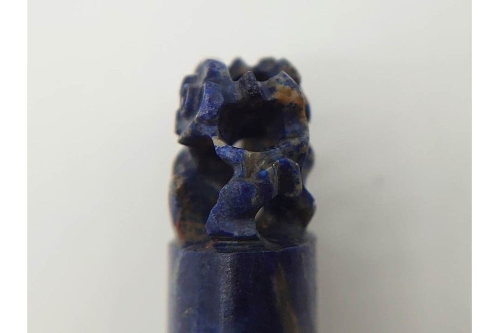 篆刻家 河西笛洲　おそらく青金石(ラピスラズリ)　花鳥の彫刻が目を引く印材　(R-090675)