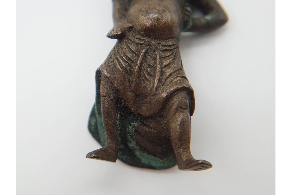時代物　古銅　真鍮　力強い姿を表した金剛力士像(仁王像)の懐中仏　(R-090679)