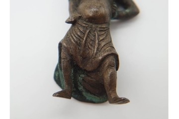 時代物　古銅　真鍮　力強い姿を表した金剛力士像(仁王像)の懐中仏　(R-090679)