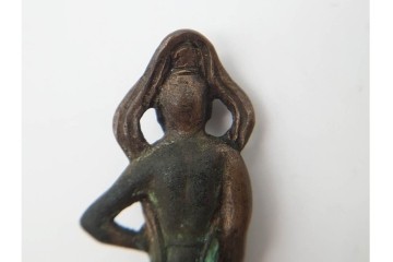 時代物　古銅　真鍮　力強い姿を表した金剛力士像(仁王像)の懐中仏　(R-090679)