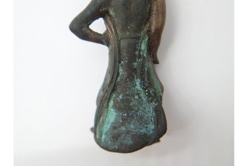 時代物　古銅　真鍮　力強い姿を表した金剛力士像(仁王像)の懐中仏　(R-090679)