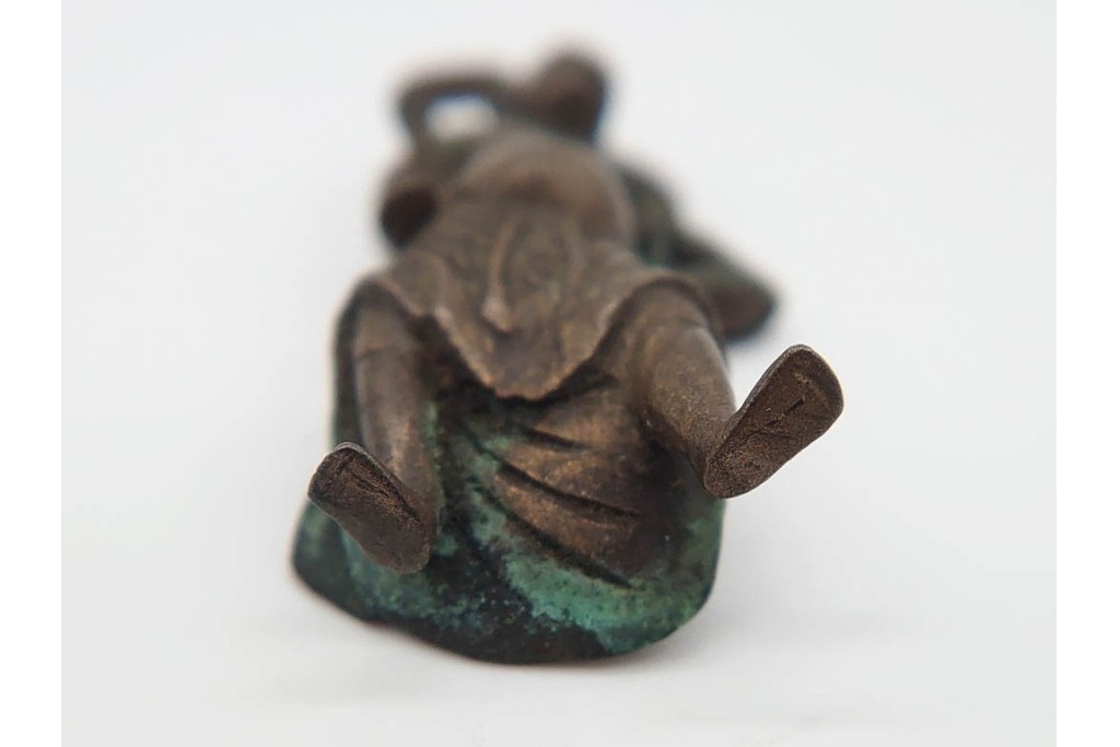 時代物　古銅　真鍮　力強い姿を表した金剛力士像(仁王像)の懐中仏　(R-090679)