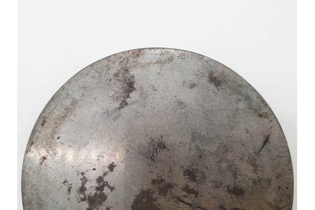 江戸期　「天下一」の銘あり　直径約12cm　重さ約719g　松鶴亀文を精緻に表した古鏡　(R-090683)