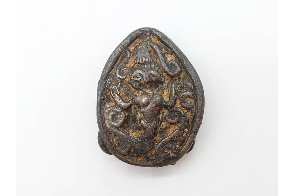 時代物　東南アジア(タイ)・チベット系　金属製(古銅ほか)・土製など　多彩な奉納仏・護符・プラクルアンをまとめた16点セット　プラ・ソムデットを含む　(R-090684)