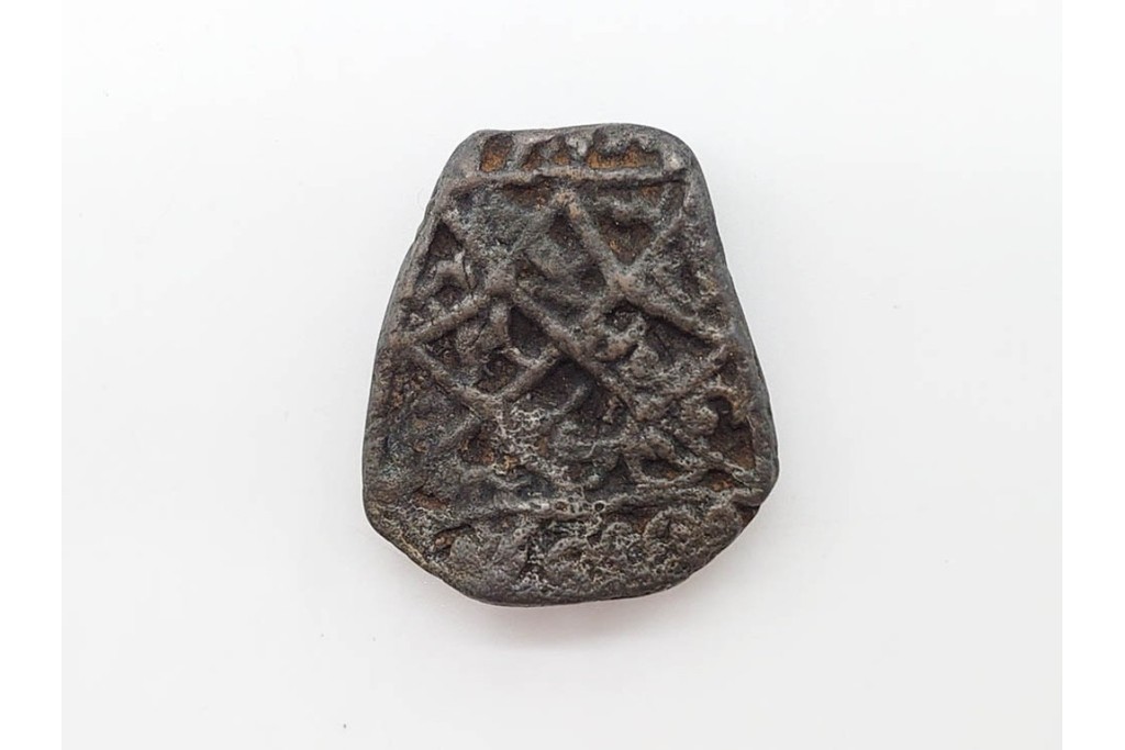 時代物　東南アジア(タイ)・チベット系　金属製(古銅ほか)・土製など　多彩な奉納仏・護符・プラクルアンをまとめた16点セット　プラ・ソムデットを含む　(R-090684)
