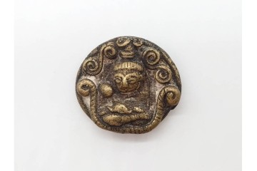 時代物　東南アジア(タイ)・チベット系　金属製(古銅ほか)・土製など　多彩な奉納仏・護符・プラクルアンをまとめた16点セット　プラ・ソムデットを含む　(R-090684)