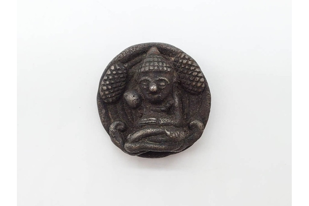 時代物　東南アジア(タイ)・チベット系　金属製(古銅ほか)・土製など　多彩な奉納仏・護符・プラクルアンをまとめた16点セット　プラ・ソムデットを含む　(R-090684)