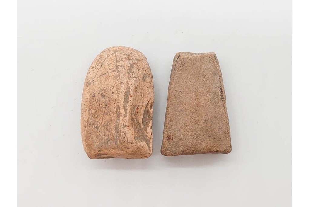 時代物　東南アジア(タイ)・チベット系　金属製(古銅ほか)・土製など　多彩な奉納仏・護符・プラクルアンをまとめた16点セット　プラ・ソムデットを含む　(R-090684)