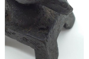 時代物　中国?日本?　古銅　 観音菩薩仏像と玉乗親子獅子の置物2点セット　(R-090686)