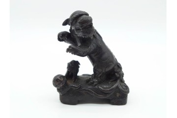 時代物　中国?日本?　古銅　 観音菩薩仏像と玉乗親子獅子の置物2点セット　(R-090686)