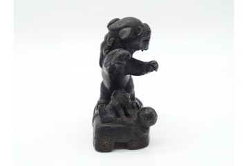 時代物　中国?日本?　古銅　 観音菩薩仏像と玉乗親子獅子の置物2点セット　(R-090686)