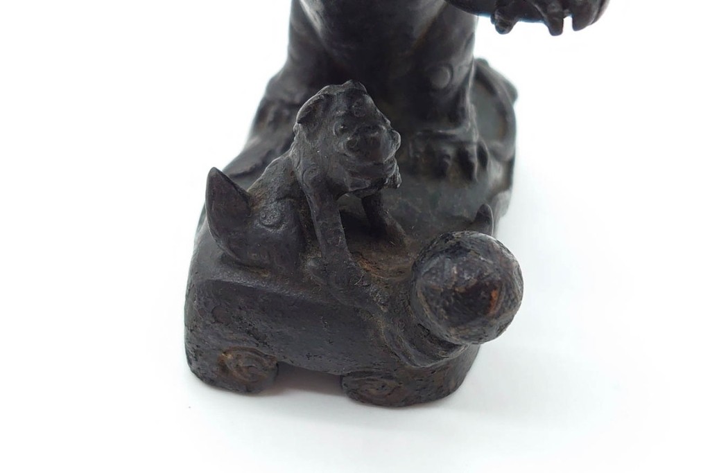 時代物　中国?日本?　古銅　 観音菩薩仏像と玉乗親子獅子の置物2点セット　(R-090686)