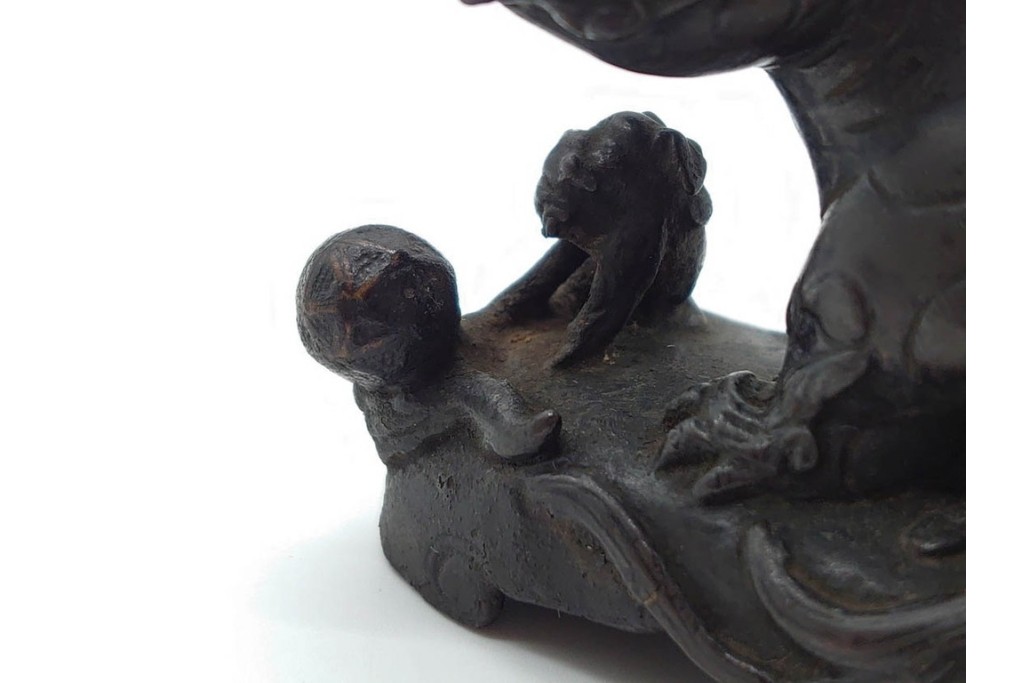 時代物　中国?日本?　古銅　 観音菩薩仏像と玉乗親子獅子の置物2点セット　(R-090686)