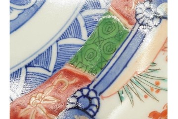 江戸期　古伊万里　染付・色絵　人物文や松竹梅文が描かれた華やかな鉢　(R-090687)