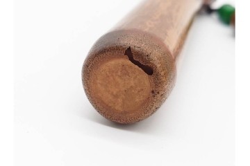 時代物　木製の髑髏根付がついた竹製煙管・煙草入れ　(R-090693)