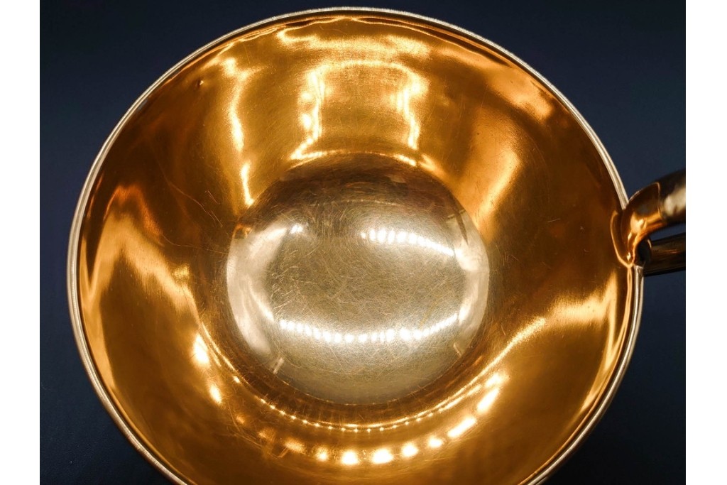 フランスアンティーク　19世紀(1814年から1824年頃)　Sevres(セーブル)　金彩と色鮮やかな花々が華やかなカップ&ソーサー　ケース付き　(R-090694)
