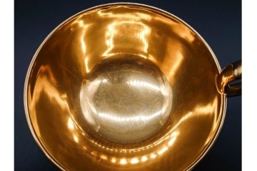 フランスアンティーク　19世紀(1814年から1824年頃)　Sevres(セーブル)　金彩と色鮮やかな花々が華やかなカップ&ソーサー　ケース付き　(R-090694)
