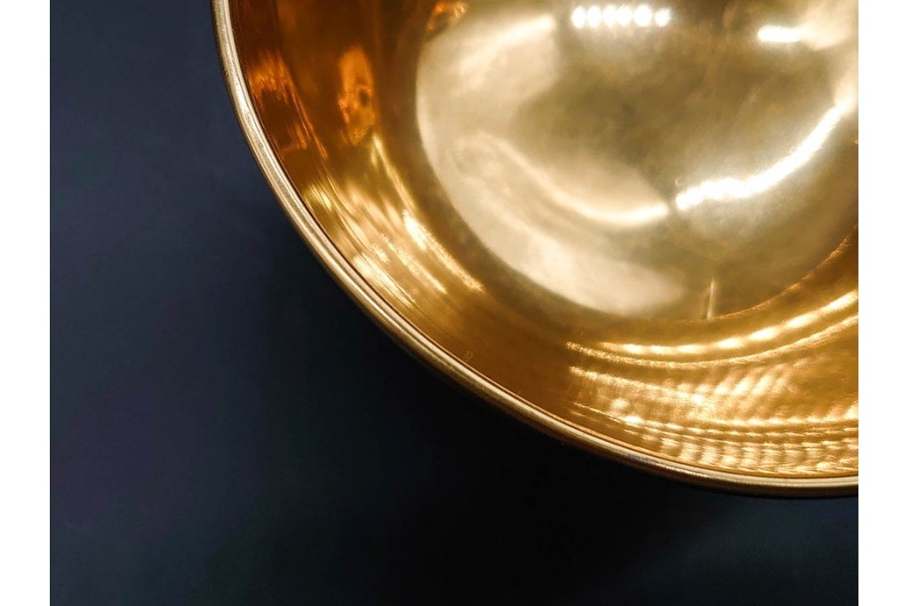 フランスアンティーク　19世紀(1814年から1824年頃)　Sevres(セーブル)　金彩と色鮮やかな花々が華やかなカップ&ソーサー　ケース付き　(R-090694)