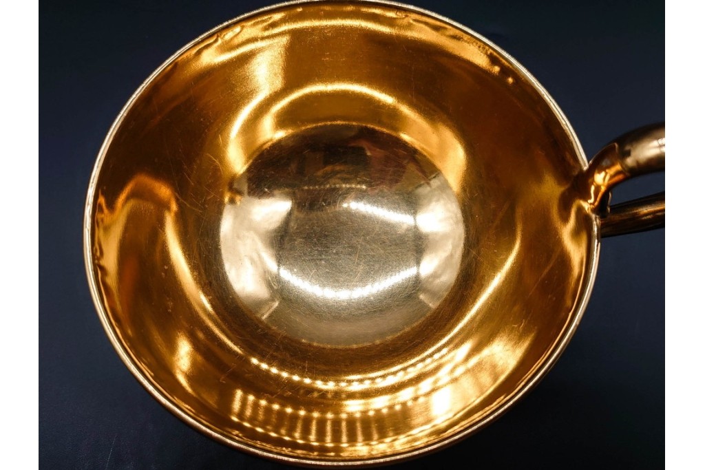 フランスアンティーク　Sevres(セーブル)　金彩　深いブルーとピンクの薔薇の対比が美しいカップ&ソーサー　ケース付き　(R-090695)