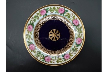 フランスアンティーク　Sevres(セーブル)　金彩　深いブルーとピンクの薔薇の対比が美しいカップ&ソーサー　ケース付き　(R-090695)