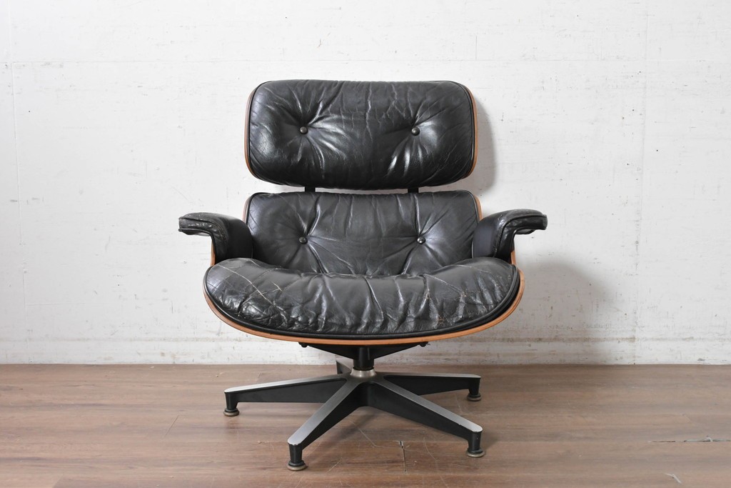 【簡易リペア限定品】　アメリカヴィンテージ　 Herman Miller(ハーマンミラー)　 包み込まれるような座り心地のイームズラウンジチェア　現行定価約119万円(※ラウンジチェア&オットマンセットの場合)　(R-090701)