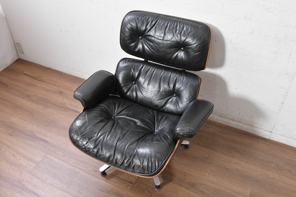 【簡易リペア限定品】　アメリカヴィンテージ　 Herman Miller(ハーマンミラー)　 包み込まれるような座り心地のイームズラウンジチェア　現行定価約119万円(※ラウンジチェア&オットマンセットの場合)　(R-090701)