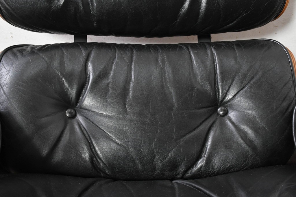 【簡易リペア限定品】　アメリカヴィンテージ　 Herman Miller(ハーマンミラー)　 包み込まれるような座り心地のイームズラウンジチェア　現行定価約119万円(※ラウンジチェア&オットマンセットの場合)　(R-090701)