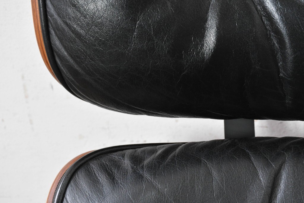 【簡易リペア限定品】　アメリカヴィンテージ　 Herman Miller(ハーマンミラー)　 包み込まれるような座り心地のイームズラウンジチェア　現行定価約119万円(※ラウンジチェア&オットマンセットの場合)　(R-090701)